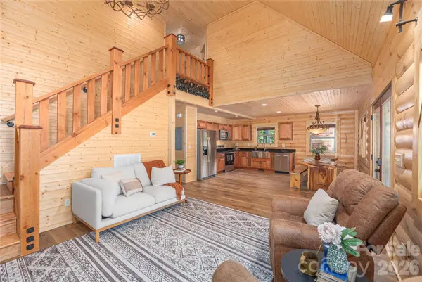 484 Twinbrook LN, Maggie Valley, NC 28751