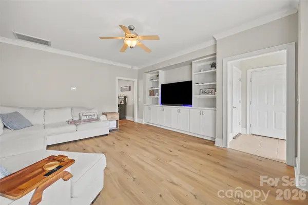 1220 Mcgill Pond LN, Rock Hill, SC 29732