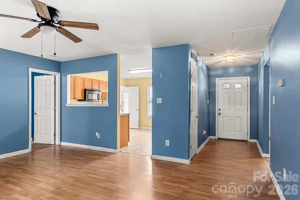 182 Kristens Court DR, Mooresville, NC 28115