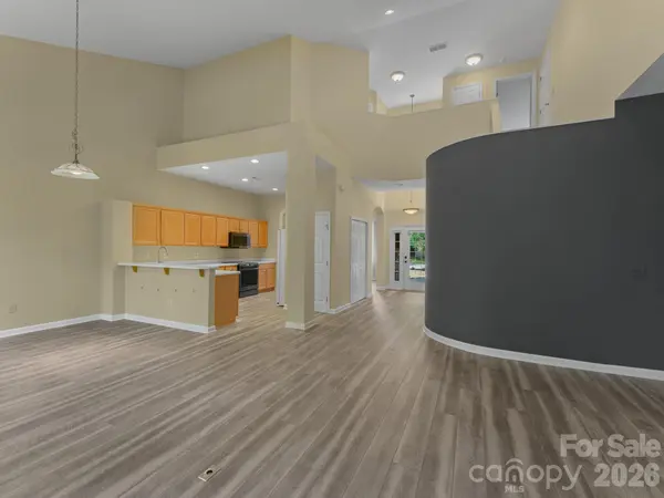 47 Ridgetop CIR #202, Brevard, NC 28712