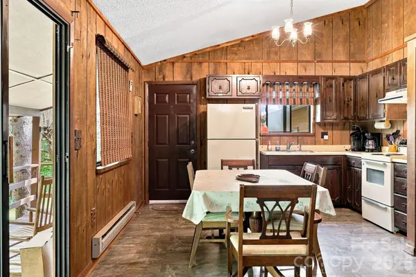 128 Wildcherry Hill RD, Maggie Valley, NC 28751