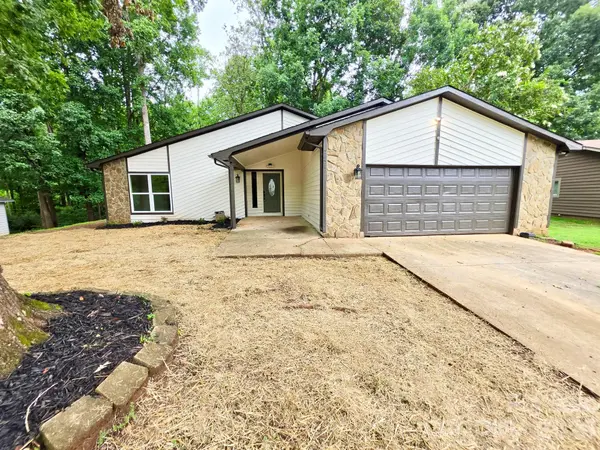 7424 Lawyers Station DR, Mint Hill, NC 28227
