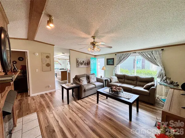236 Riverwind DR, Hendersonville, NC 28739