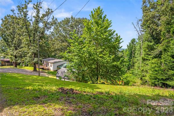 16 Vance Cemetery RD, Weaverville, NC 28787