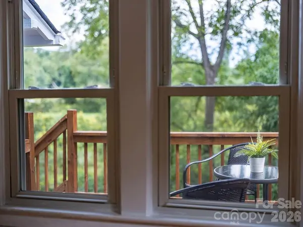 462 Sand Hill RD, Asheville, NC 28806