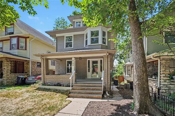 4102 Charlotte ST, Kansas City, MO 64110