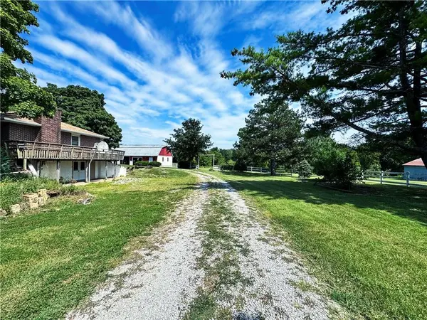 22217 S Victory RD, Spring Hill, KS 66083