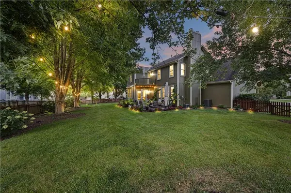 13708 BELINDER ST, Leawood, KS 66224