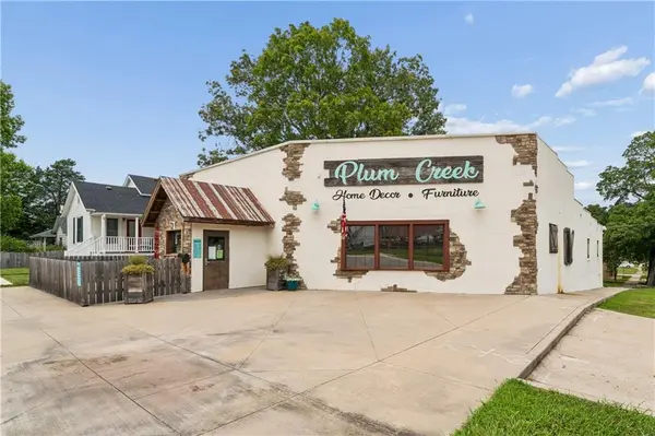 2 W Piankashaw ST, Paola, KS 66071