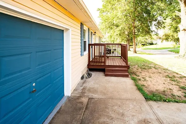 10010 BELLAIRE AVE, Kansas City, MO 64134