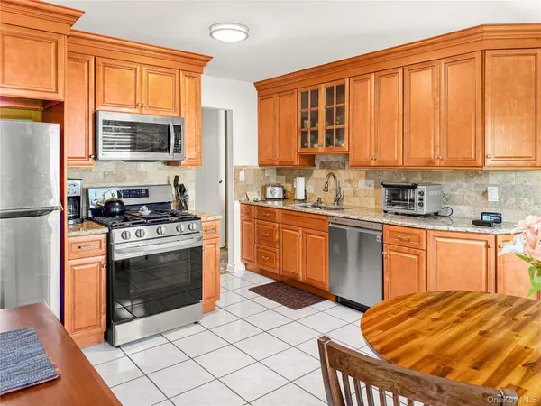 260-56 Waverly Ave #56, Patchogue, NY 11772