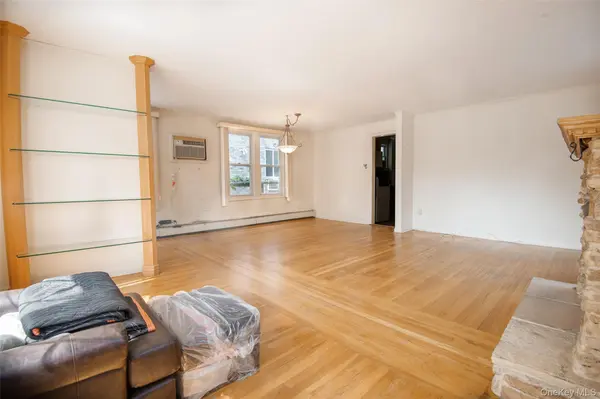 916 Hollywood AVE, Bronx, NY 10465
