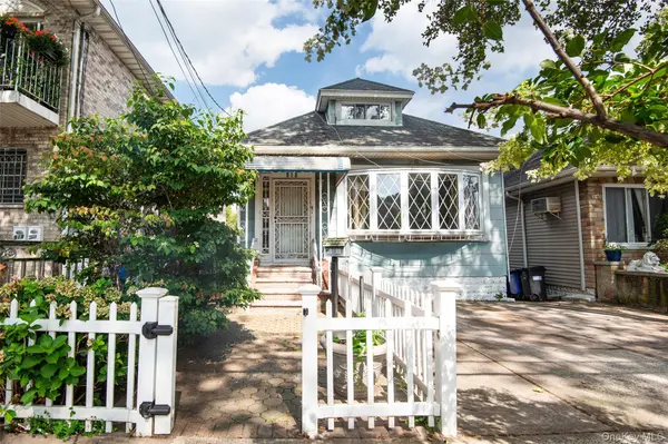 916 Hollywood AVE, Bronx, NY 10465