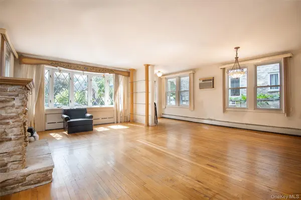 916 Hollywood AVE, Bronx, NY 10465