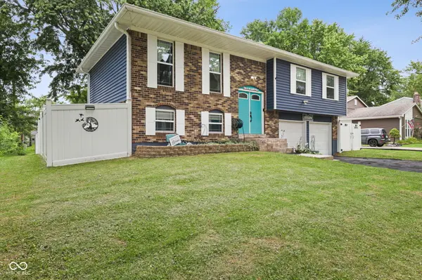 5434 Sleet DR, Indianapolis, IN 46237