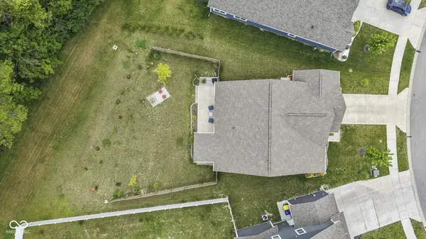 7033 Provincial DR, Mccordsville, IN 46055