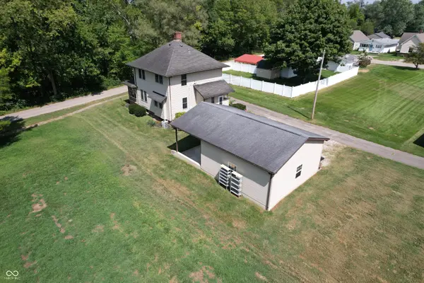 2115 Irwin DR, Columbus, IN 47201