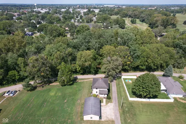 2115 Irwin DR, Columbus, IN 47201