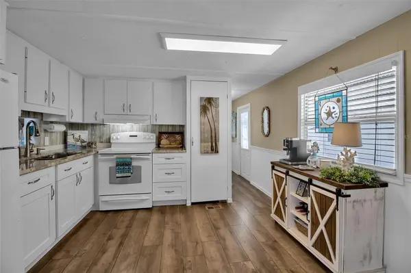 10315 CORTEZ RD W #27F, Bradenton, FL 34210