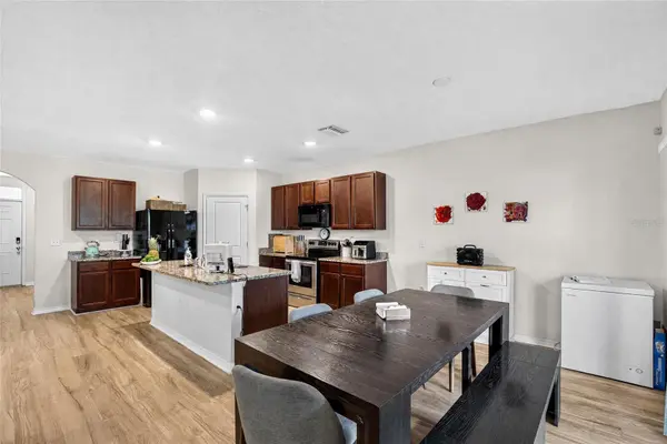8219 BILSTON VILLAGE LN, Gibsonton, FL 33534