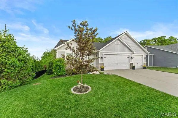 415 Knothole LN, Wentzville, MO 63385