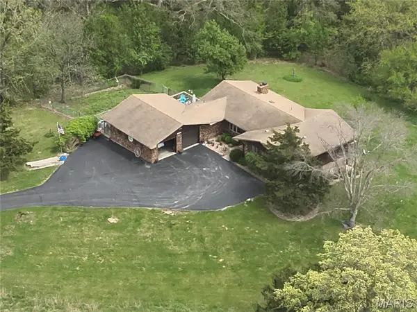 12053 212th ST, La Belle, MO 63447