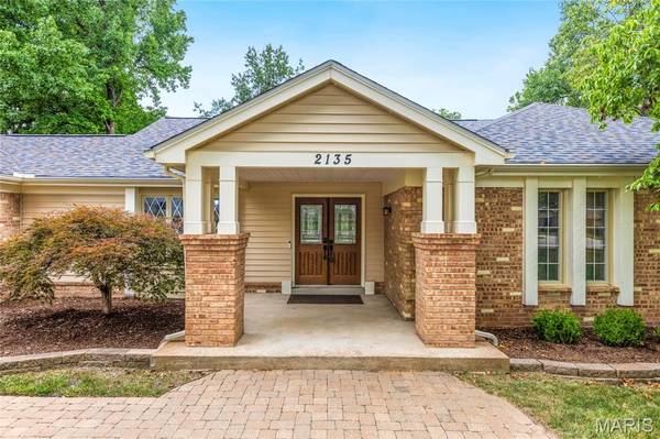 2135 Park Forest DR, Chesterfield, MO 63017