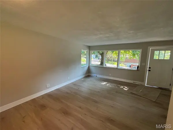 31 Highwood DR, Belleville, IL 62223