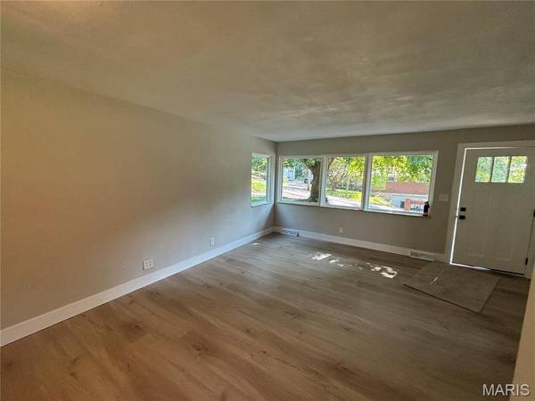 31 Highwood DR, Belleville, IL 62223