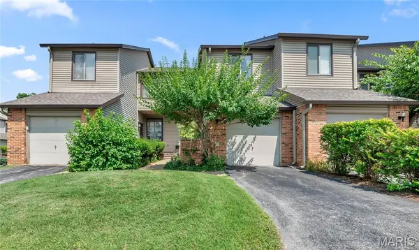 1710 Thorny Briar DR, St Louis, MO 63146