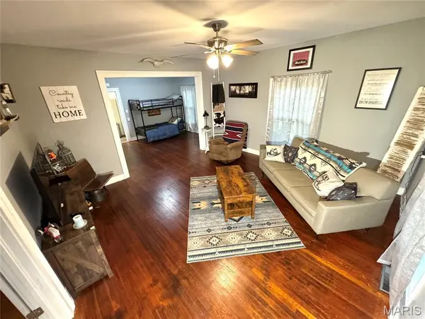 407 E 5th, Shelbyville, MO 63469