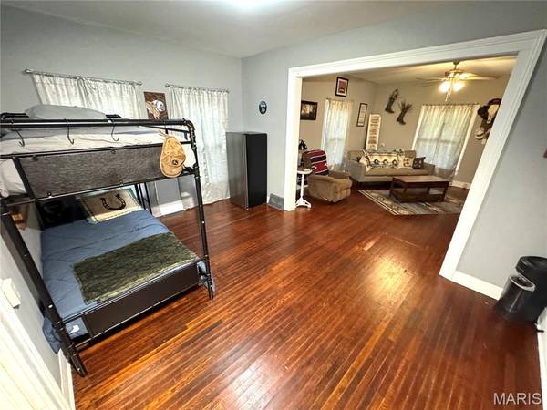 407 E 5th, Shelbyville, MO 63469