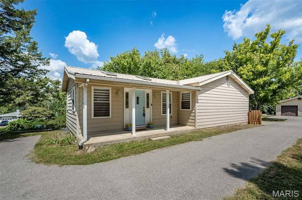 1734 Engle DR, Arnold, MO 63010
