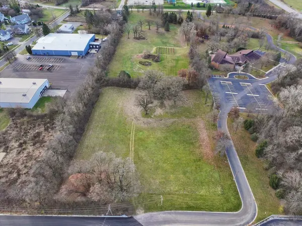 13902 Kishwaukee Valley RD, Woodstock, IL 60098