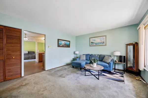 120 Olympic DR, Bolingbrook, IL 60440