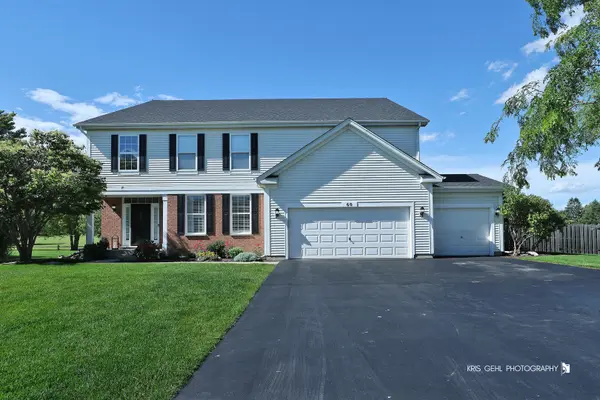 60 Arden LN, Round Lake, IL 60073