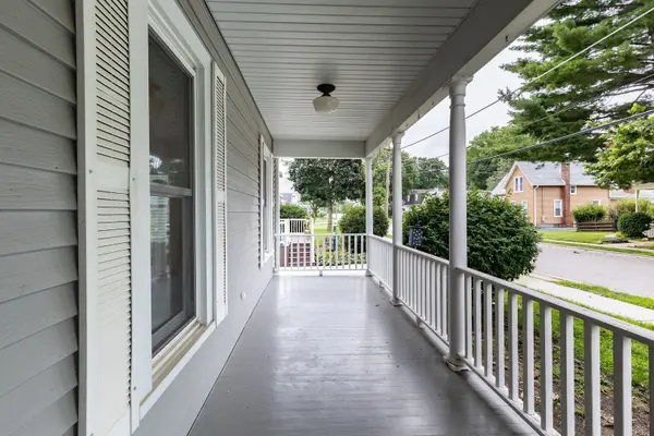 38 N GREEN ST, Carpentersville, IL 60110