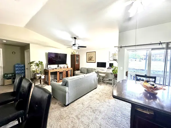 1384 Cunat CT #2C, Lake In The Hills, IL 60156