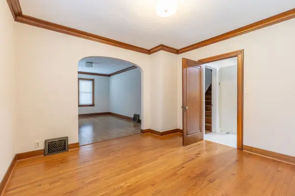 869 Shuler ST, Elgin, IL 60123