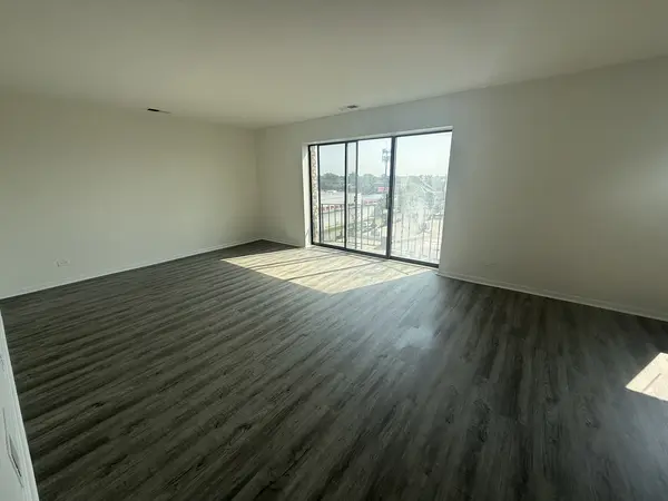 2310 N Harlem AVE #606, Elmwood Park, IL 60707
