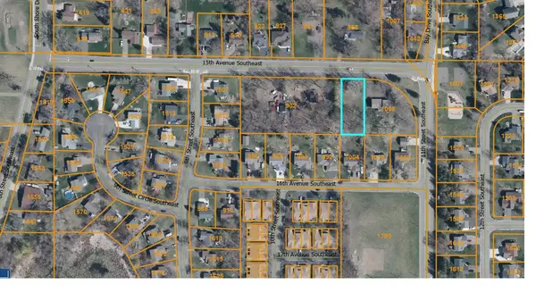 954 15th Ave SE, Forest Lake, MN 55025