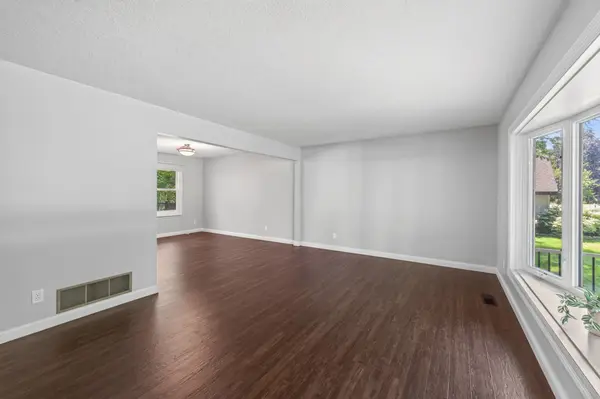 10141 Laurel DR, Eden Prairie, MN 55347