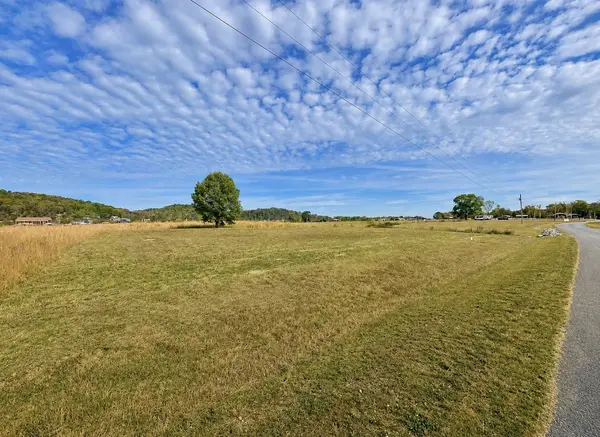 384 Duck Blind Rd, Clifton, TN 38425