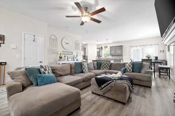 1046 Winesap Rd, Clarksville, TN 37040