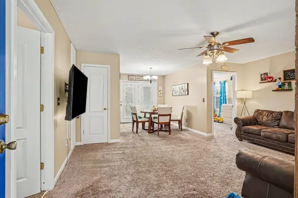 916 Creekview Dr, Columbia, TN 38401