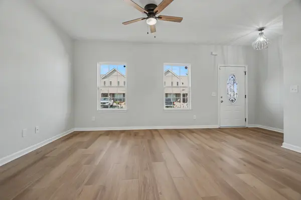 3028 Rg Buchanan Dr, La Vergne, TN 37086