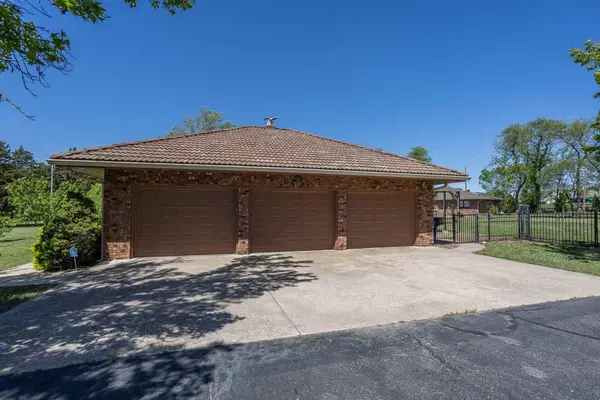 12400 E Lynne, Wichita, KS 67207