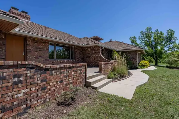 12400 E Lynne, Wichita, KS 67207