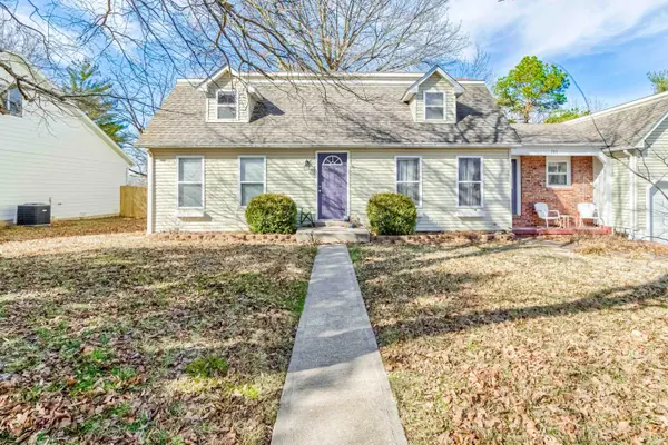 703 N 6th Avenue, Ozark, MO 65721