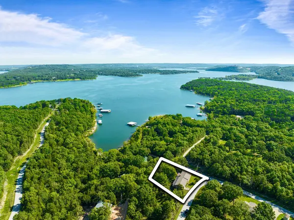 125 Tumbleweed Lane, Lampe, MO 65681